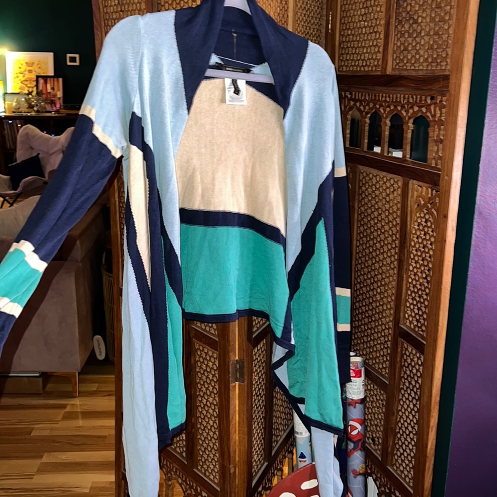 🩵BCBG MAXAZRIA CARDIGAN🩵